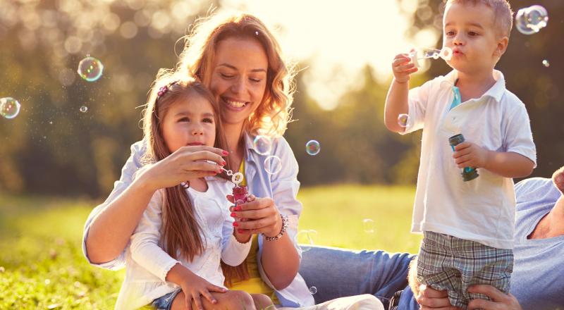 gelukkige familie samen